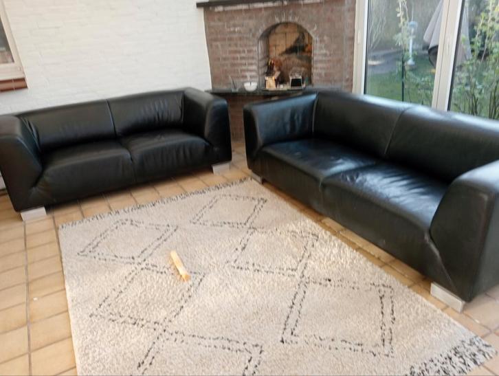 Gratis 2 en 3 zits leren zwarte bankstel, Huis en Inrichting, Banken | Complete zithoeken, Ophalen