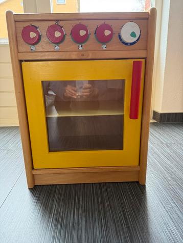 Houten speelkeuken beschikbaar voor biedingen