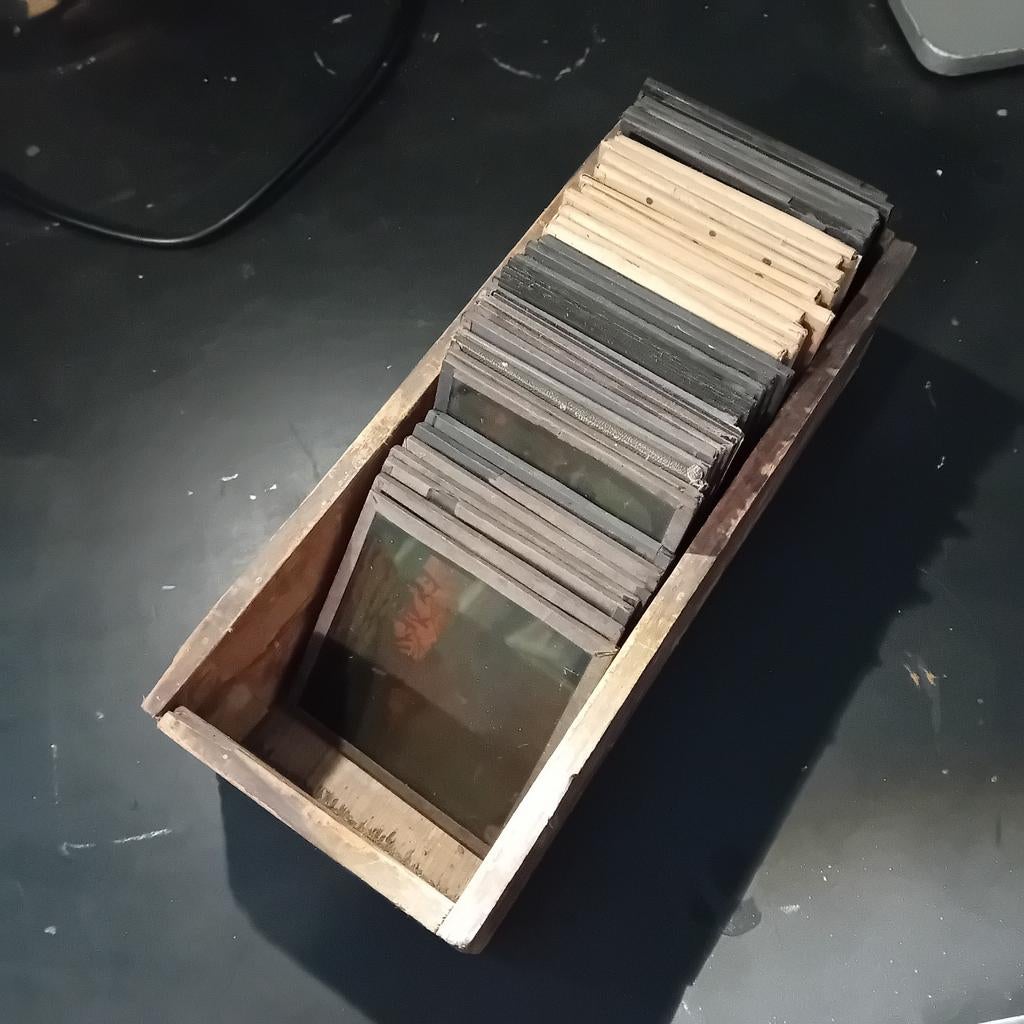 Doosje met toverlantaarn plaatjes, Ophalen of Verzenden, Voor 1940, Gebruikt