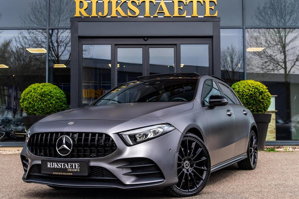 Mercedes A-klasse A250e Business AMG Limited|PANO|BURMESTER, Gebruikt, 4 cilinders, Bedrijf, Parkeercamera