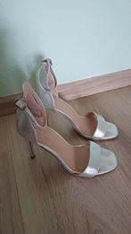 Zilveren glitter naaldhakken maat 38, Ophalen of Verzenden, Schoenen met hoge hakken, Grijs, Gedragen