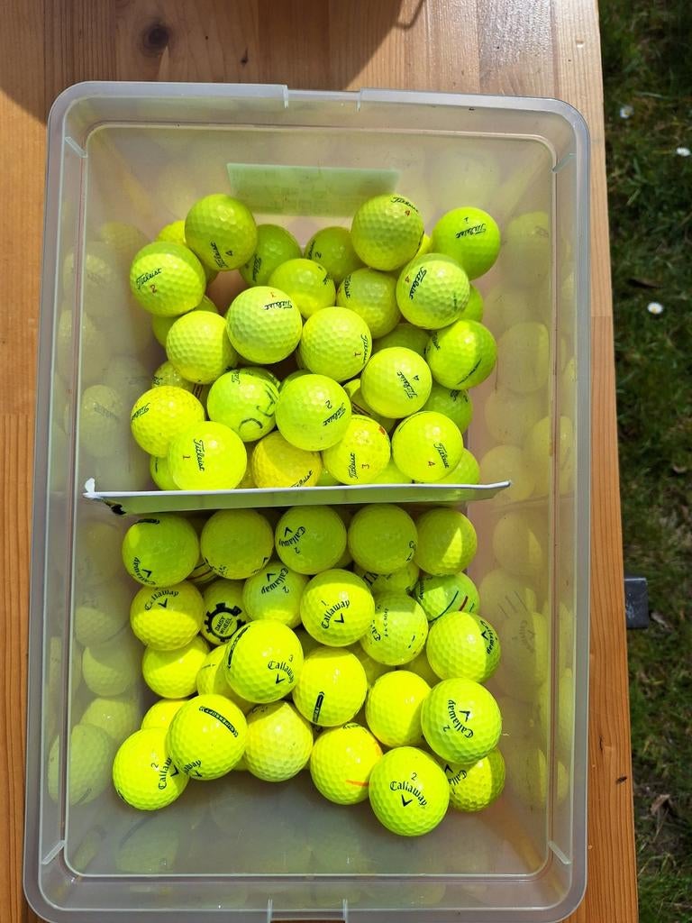 Golfballen Callaway en Titleist, Sport en Fitness, Golf, Ophalen of Verzenden, Gebruikt, Bal(len), Callaway