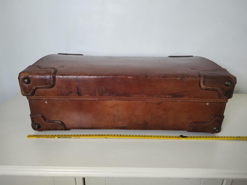 K682 Unieke zwaar uitgevoerde vintage lederen reiskoffer, Sieraden, Tassen en Uiterlijk, Koffers, 60 tot 70 cm, Gebruikt, Onbekend
