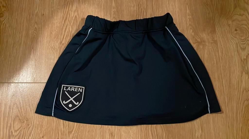 Laren dames L hockey rokje in prima staat, Sport en Fitness, Hockey, Ophalen of Verzenden, Zo goed als nieuw, Kleding