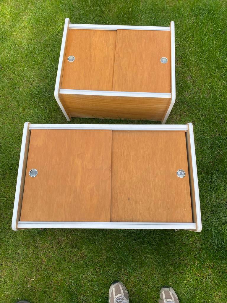 Twee vintage houten hangkastjes met schuifdeuren, Huis en Inrichting, Kasten | Overige, Ophalen, Gebruikt