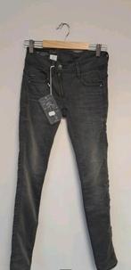 Nieuwe G-STAR RAW spijkerbroek - Maat 23x32, Kleding | Dames, -, -, Nieuw, Ophalen of Verzenden