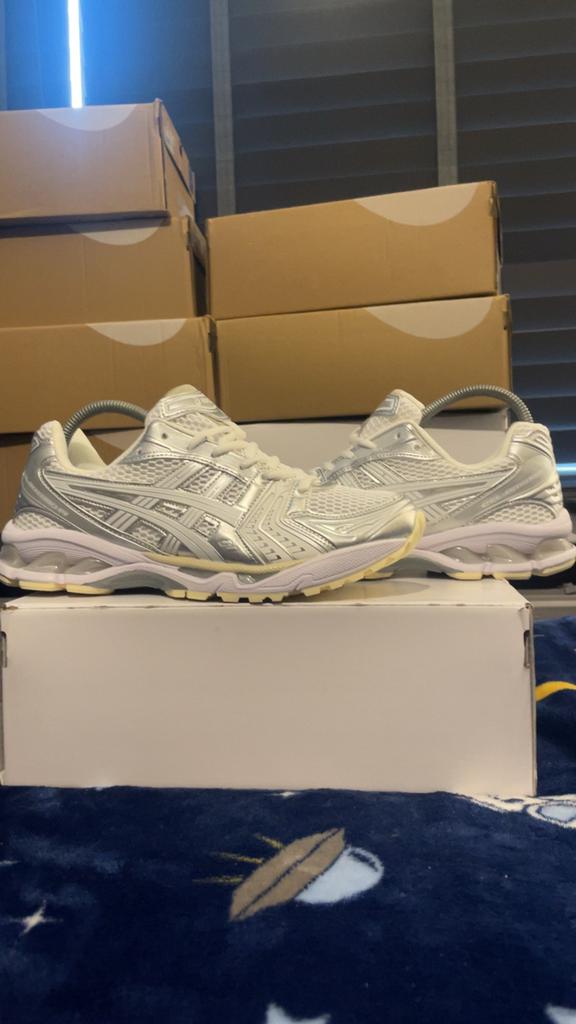 Asics Gel-Kayano 14 Cream - Stijlvolle Sneakers, Ophalen of Verzenden, Nieuw, Beige, Sneakers of Gympen