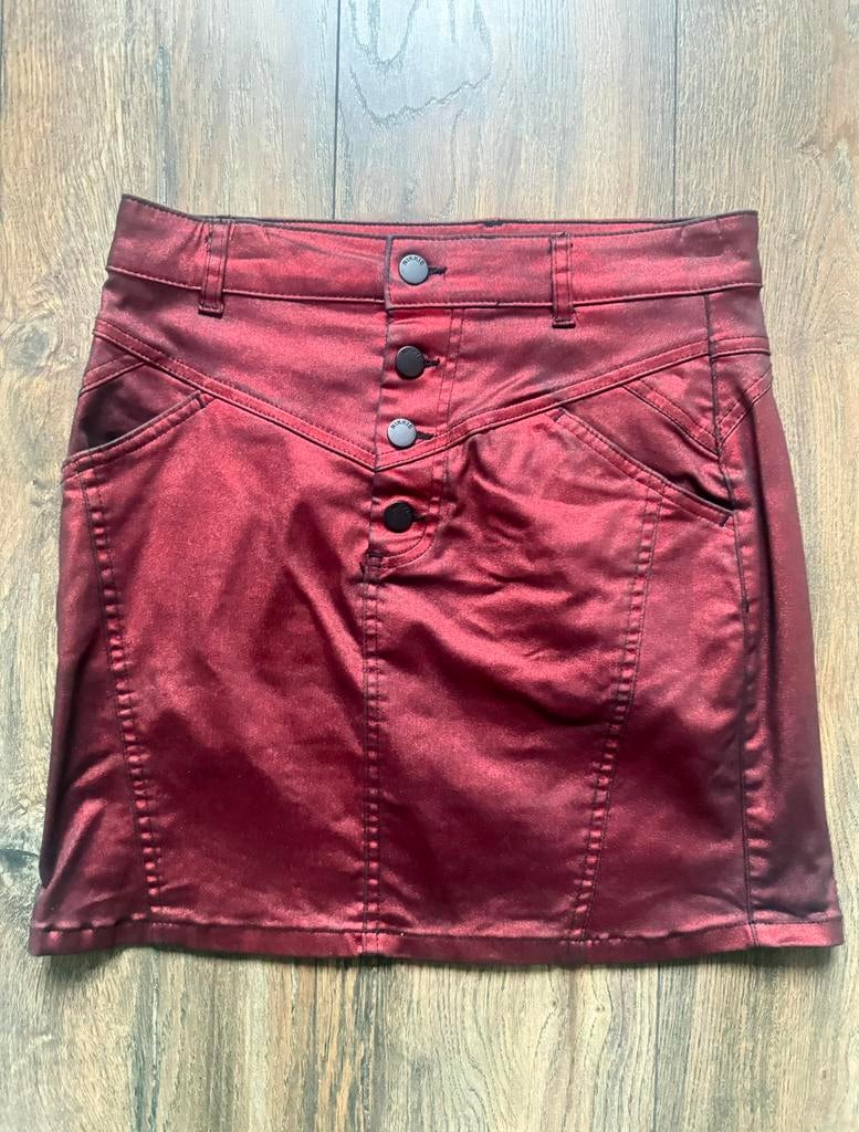 Stoer rood Nikkie rokje in maat 36, Kleding | Dames, Rokken, Ophalen of Verzenden, Zo goed als nieuw, Maat 36 (S), Boven de knie