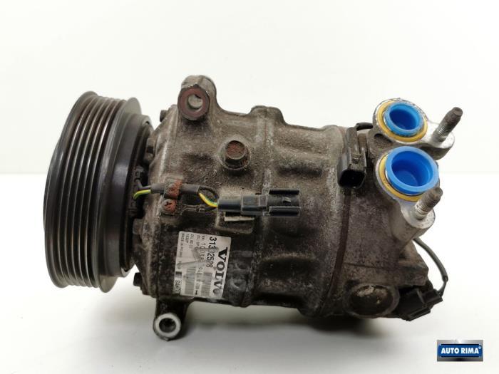 Aircopomp van een Volvo V70