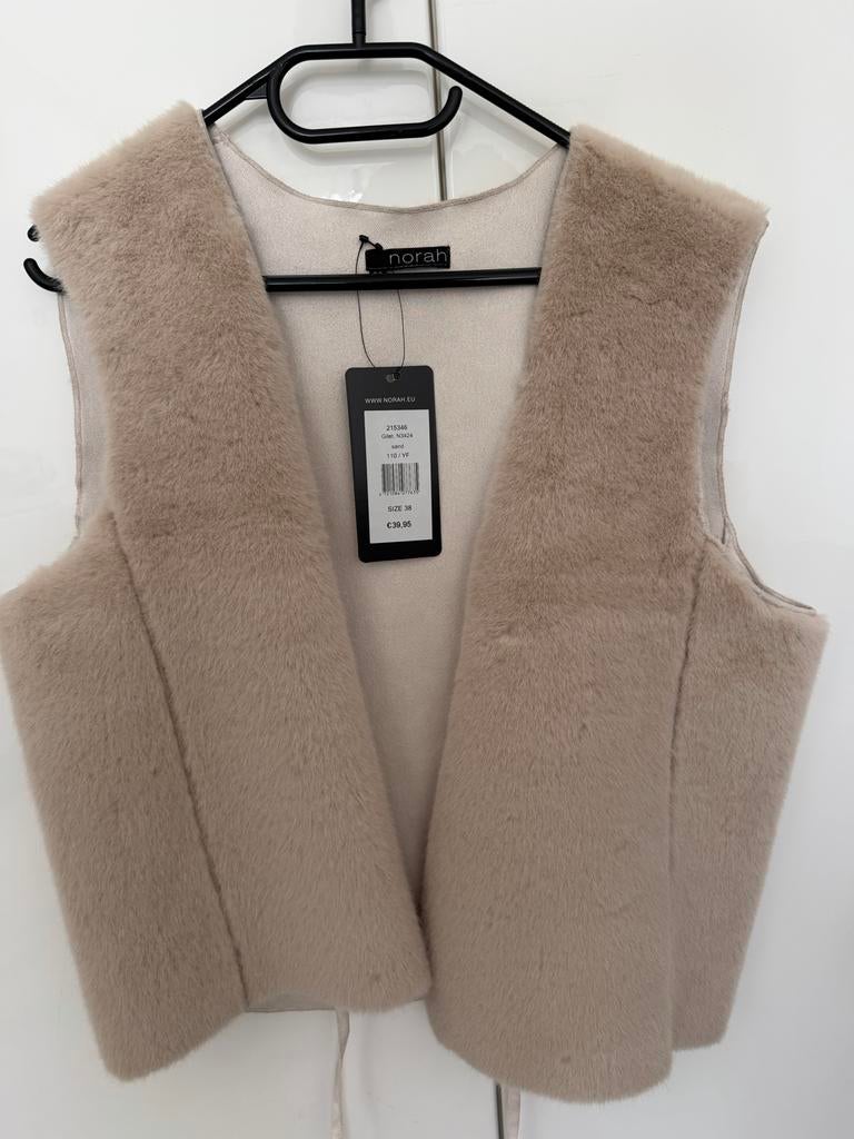 Nieuw Norah faux fur gilet maat 38/40 (M), Ophalen of Verzenden, Nieuw, Maat 38/40 (M), Beige