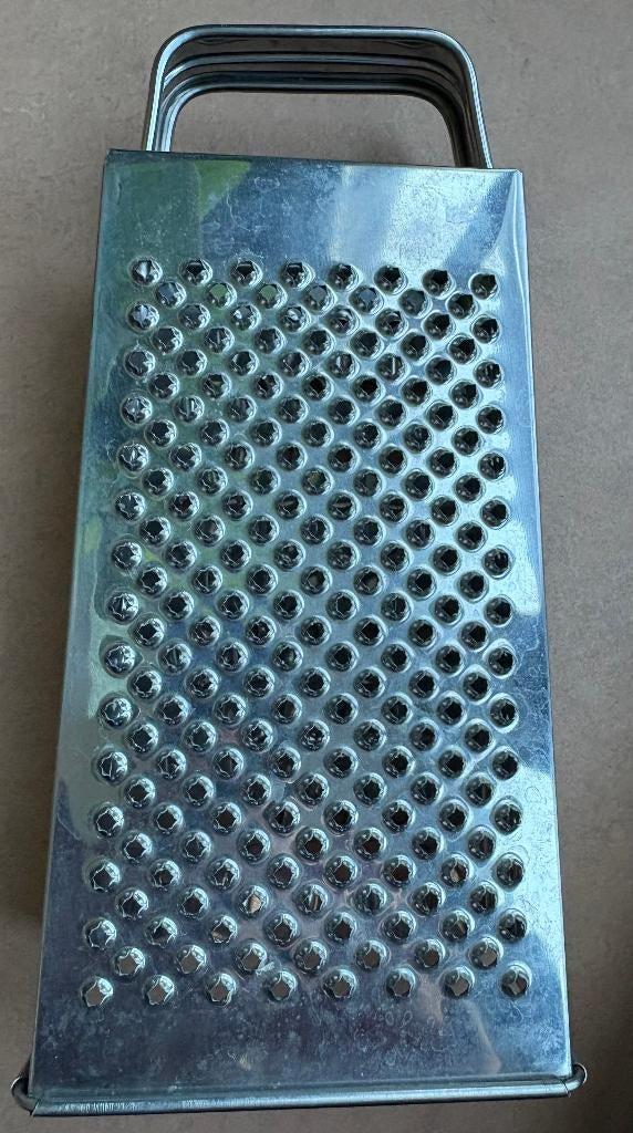 Grote kaasrasp (4 kanten), Overige typen, Ophalen of Verzenden, Zo goed als nieuw, Metaal