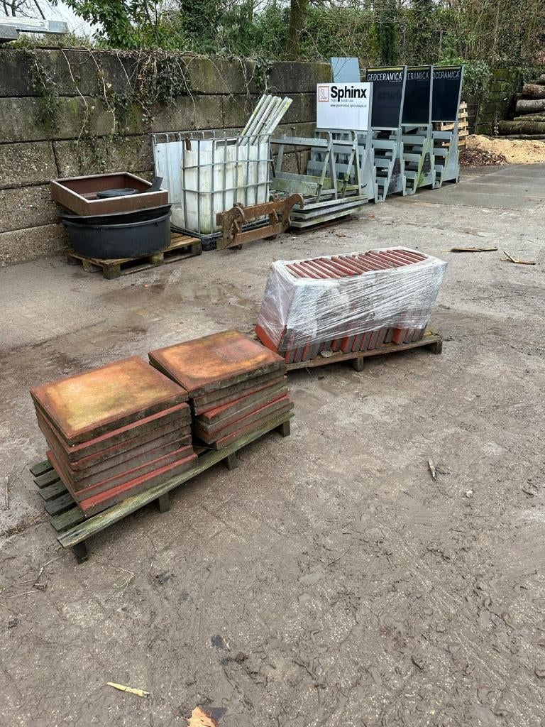 32 stuk Betontegel 50x50x5 Rood, Ophalen, 5 tot 10 m², Zo goed als nieuw, Beton