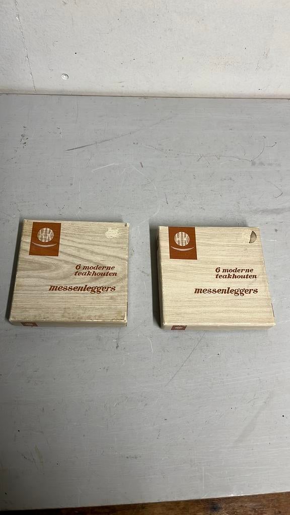 12 stuks moderne teakhouten messenleggers in originele verpa, Ophalen of Verzenden, Nieuw, Hout