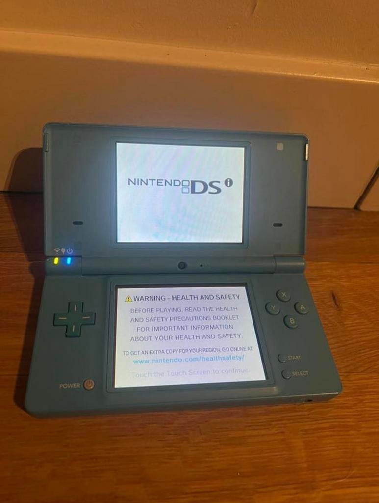 Lichtblauw lightblue nintendo DSI met stylus, Spelcomputers en Games, Spelcomputers | Nintendo DS, Ophalen of Verzenden, Zo goed als nieuw