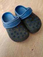 Blauwe en zwarte kinderklompjes maat 25, Ophalen