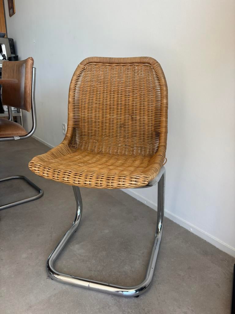 Riet chrome stoel te koop!, Huis en Inrichting, Stoelen, Ophalen, Gebruikt, Bruin, Riet of Rotan