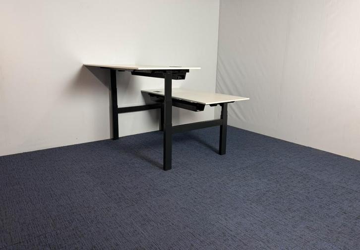 2 x Bench zit/sta bureau Ahrend Balance - 160 x 170 cm., Huis en Inrichting, Bureaus, Gebruikt, Elektrisch, In hoogte verstelbaar
