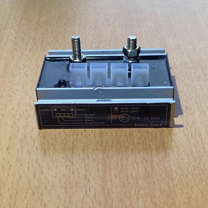 Samlex Accu Bewaker BG40 12/24V 40A Omvormer Camper Bus Bedr, Caravans en Kamperen, Camper-accessoires, Zo goed als nieuw, Ophalen of Verzenden