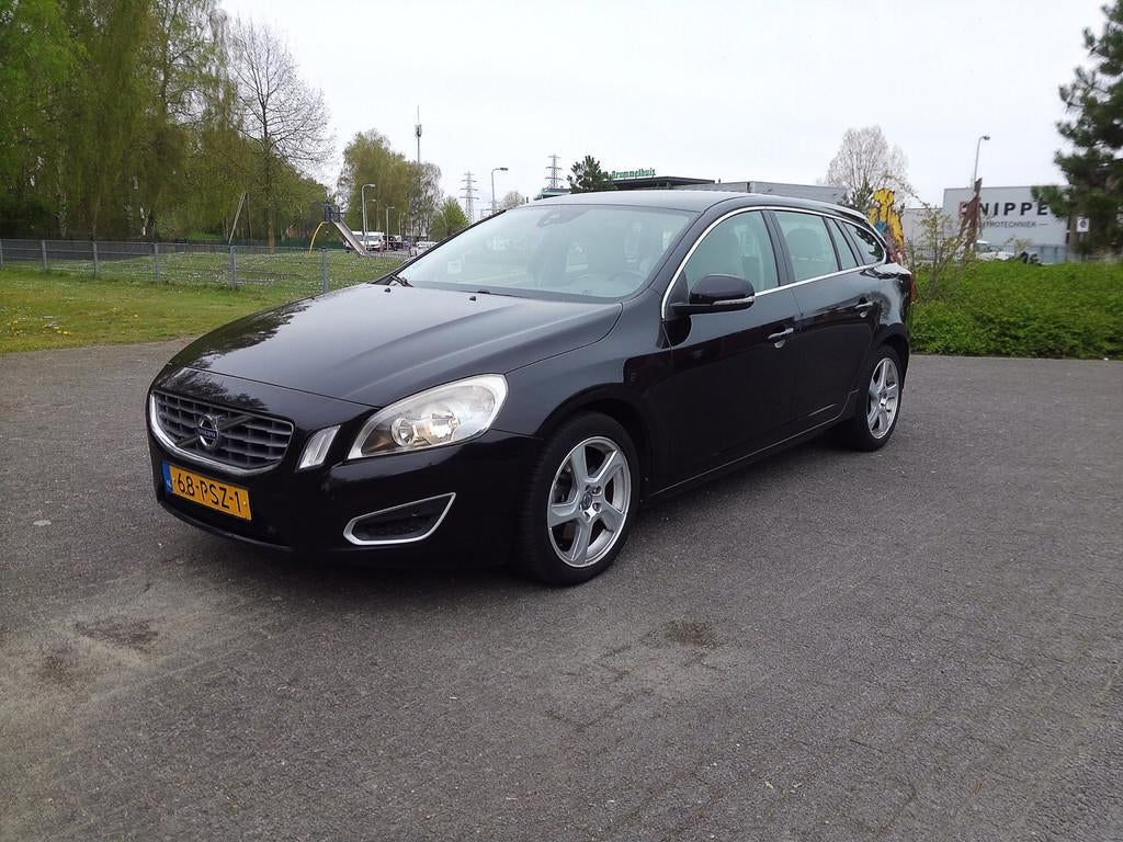Volvo V60 2.0 D3 Momentum, Auto's, Volvo, Bedrijf, Te koop, V60, ABS, Airbags, Airconditioning, Bluetooth, Boordcomputer, Centrale vergrendeling