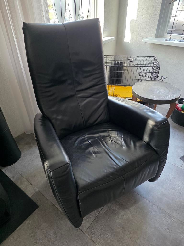 Zwarte leren relaxstoel, Huis en Inrichting, Fauteuils, Ophalen, Gebruikt, 75 tot 100 cm, Leer