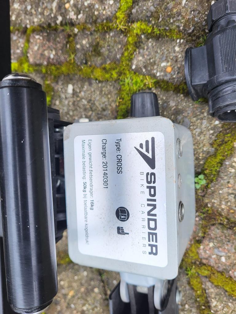 Spinder Cross Fietsendrager - Trekhaak, Auto diversen, Fietsendragers, Ophalen, 2 fietsen, Gebruikt, Trekhaakdrager