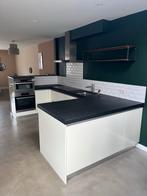 Moderne witte hoogglans U-keuken met stenen aanrechtblad, Ophalen, Gebruikt, U-keuken, Wit