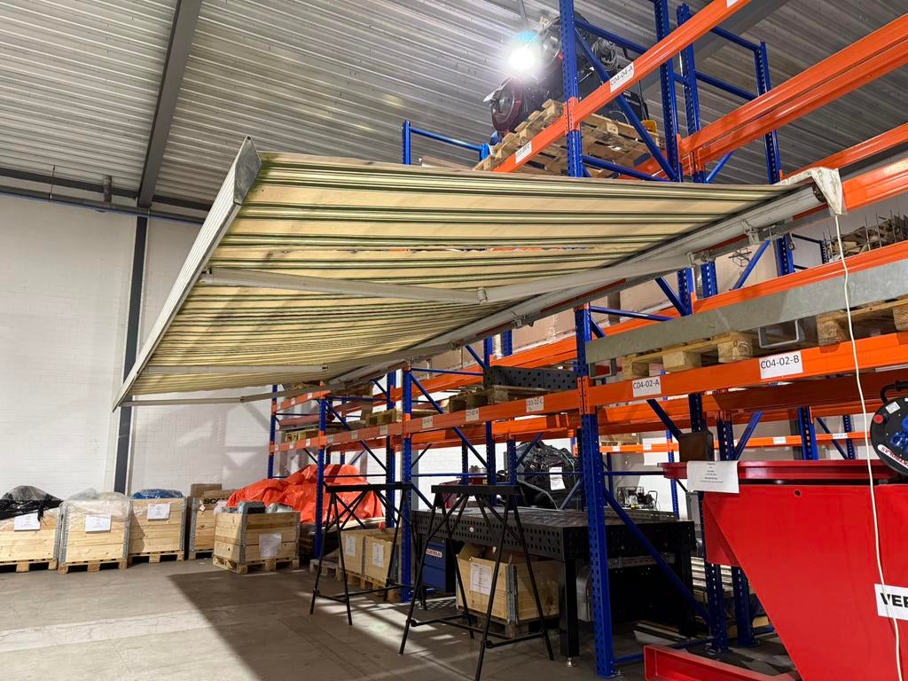 Elektrisch zonnescherm/knikarmscherm 6575mm breed werkend, Ophalen