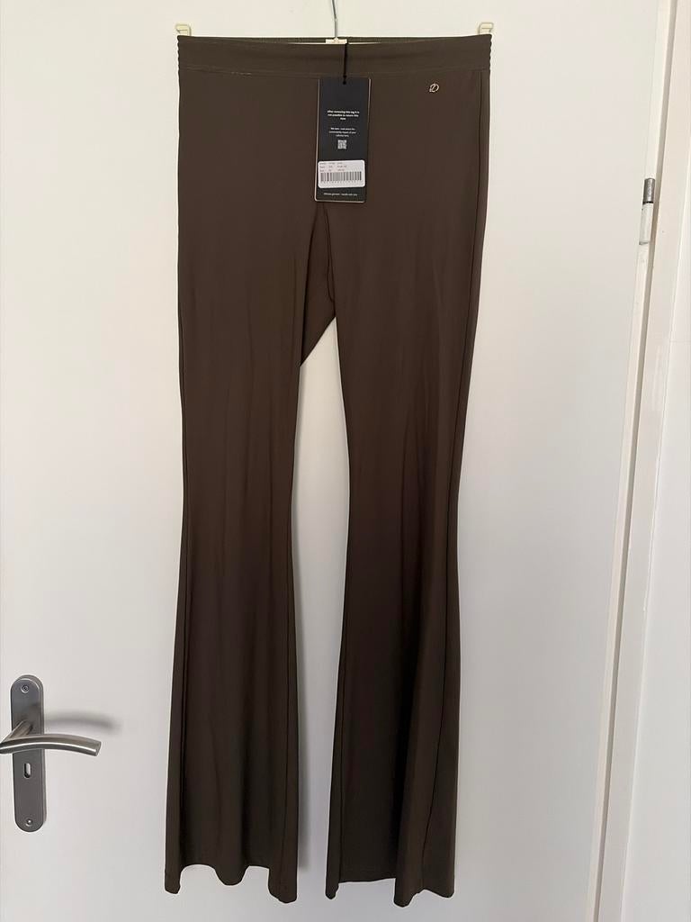 LaDress Lima flared broek - Khaki XS, Kleding | Dames, Broeken en Pantalons, Nieuw, Ophalen of Verzenden, Maat 34 (XS) of kleiner