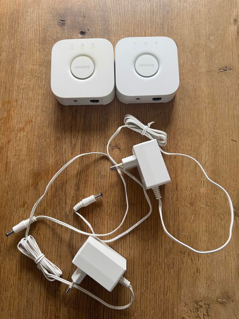 Twee Philips Hue Bridges, Huis en Inrichting, Ophalen of Verzenden, Zo goed als nieuw
