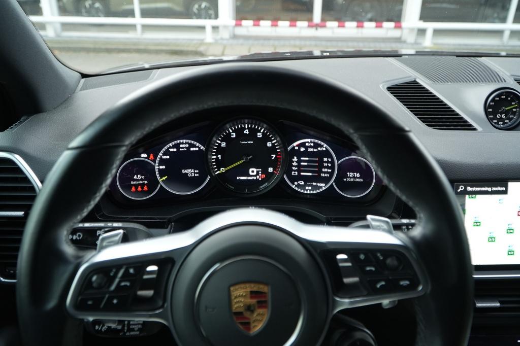 Porsche Cayenne 3.0 E-Hybrid Platinum I Pano I ACC I Luchtve, Auto's, Porsche, Automaat, Cayenne, 14 kWh, 2995 cc