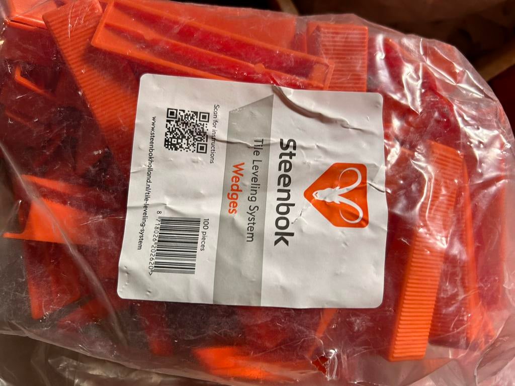 Steenbok wedges clips en wiggen, Doe-het-zelf en Verbouw, Tegels, Overige materialen, Gebruikt, Overige typen, Minder dan 5 m²