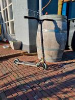 Stuntstep regenboog kleur - Zo goed als nieuw, Fietsen en Brommers, Steps, Ophalen of Verzenden, Zo goed als nieuw, Overige typen