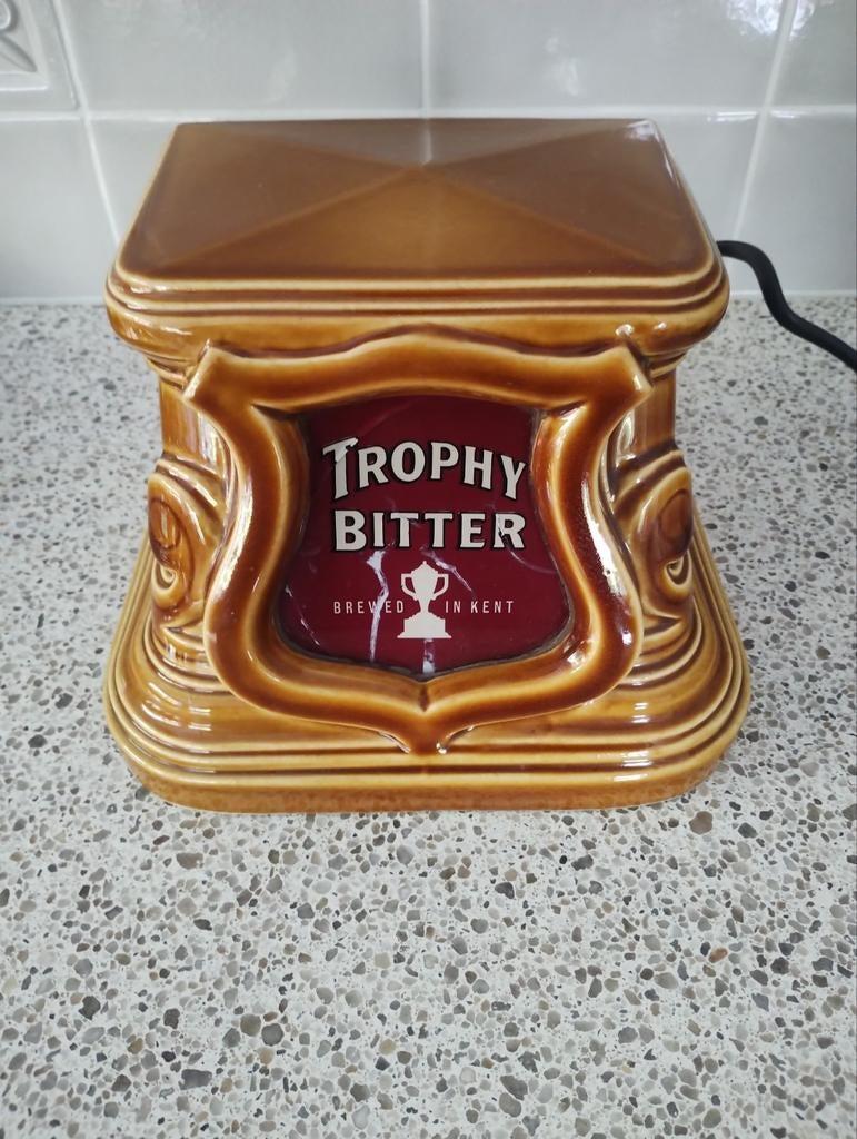 Trophy Bitter bier tap front verlicht, Ophalen of Verzenden, Gebruikt, Reclamebord, Plaat of Schild, Overige merken