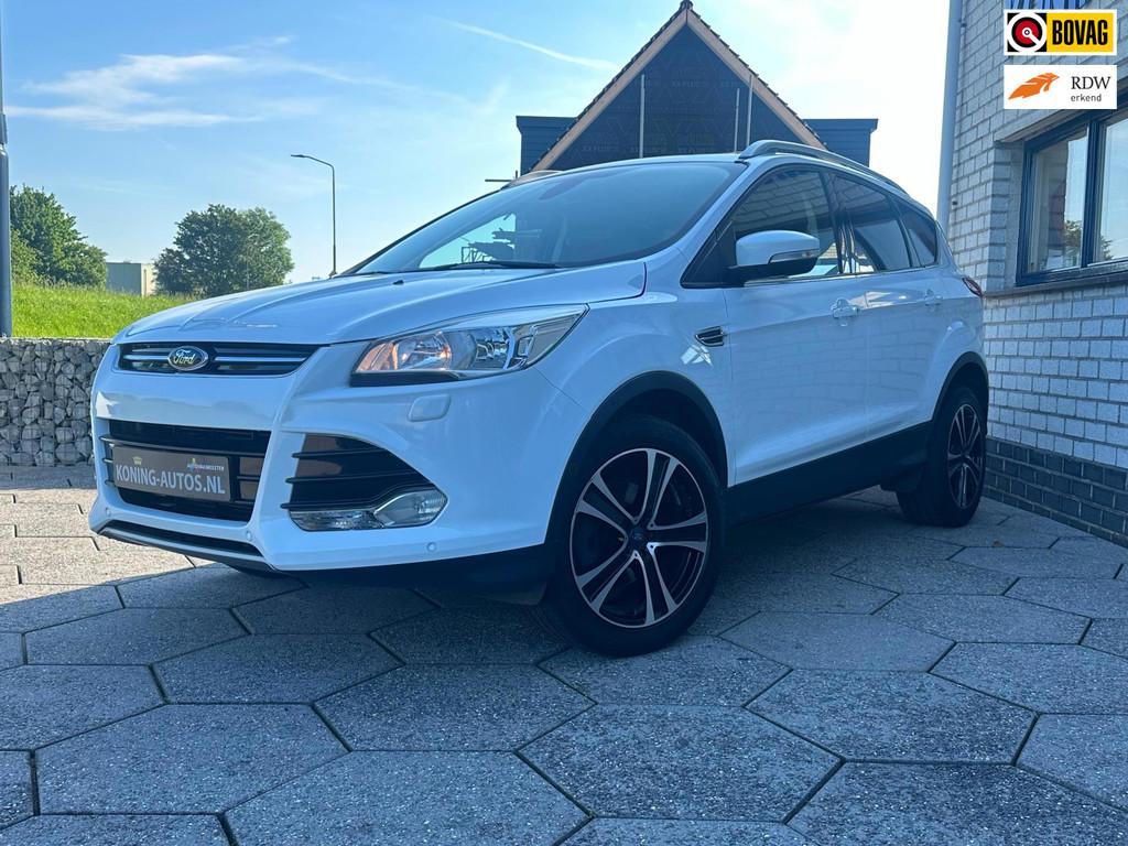 Ford Kuga 1.6 Titanium/ Pano/ Nwe koppeling/ APK 2027/ Lees, Voorwielaandrijving, 15 km/l, Gebruikt, Zwart