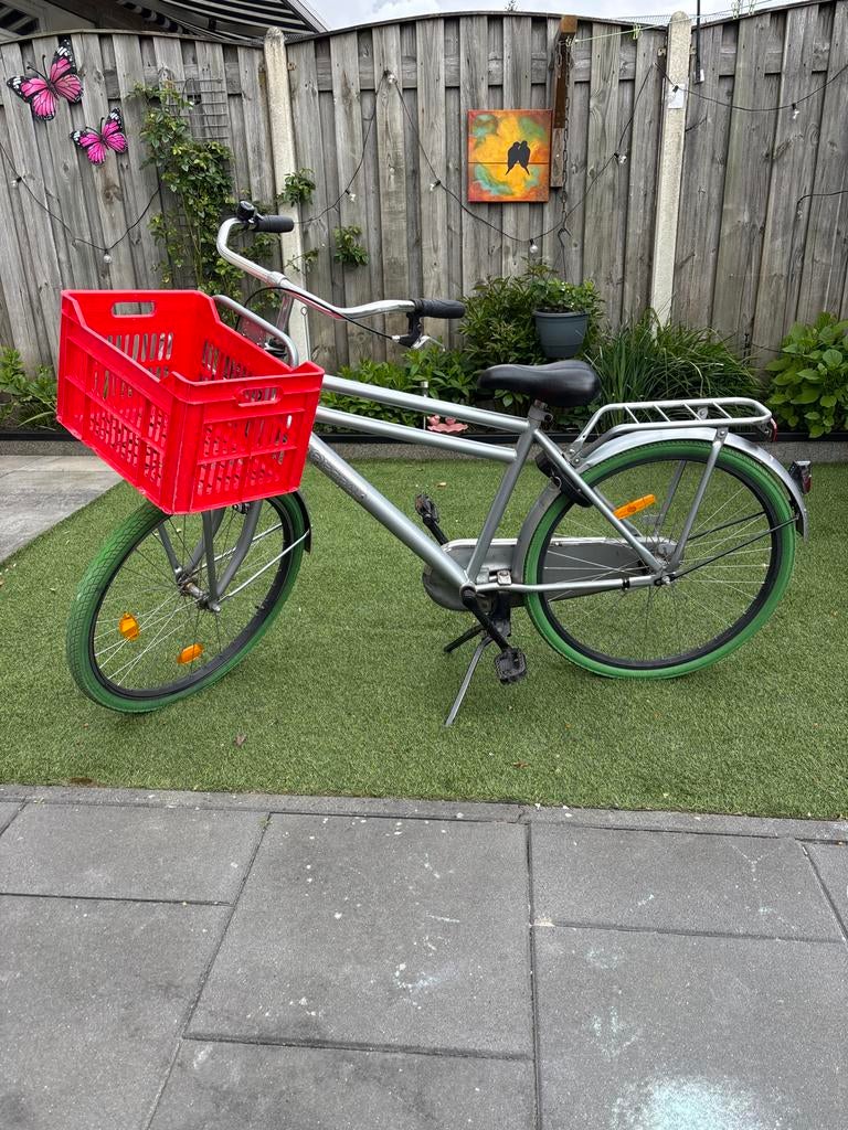 Popal jongensfiets met krat - Ideaal voor school!, Fietsen en Brommers, Fietsen | Jongens, Ophalen, Gebruikt, 26 inch of meer