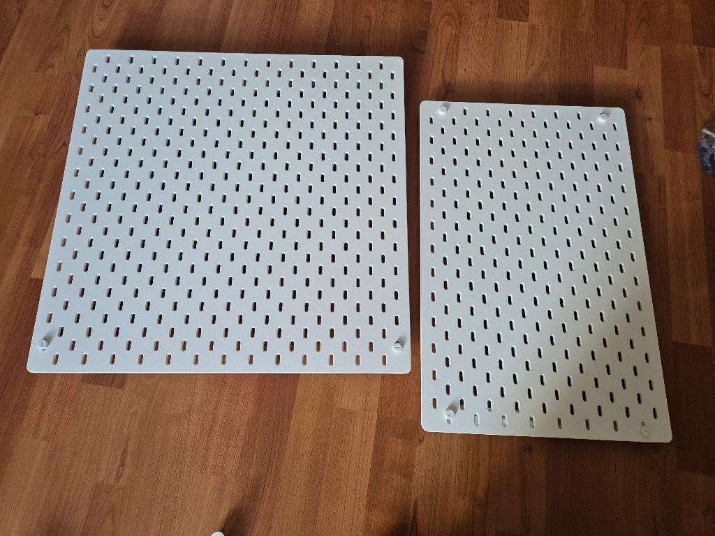 IKea Skadis borden met toebehoren, Ophalen, Zo goed als nieuw