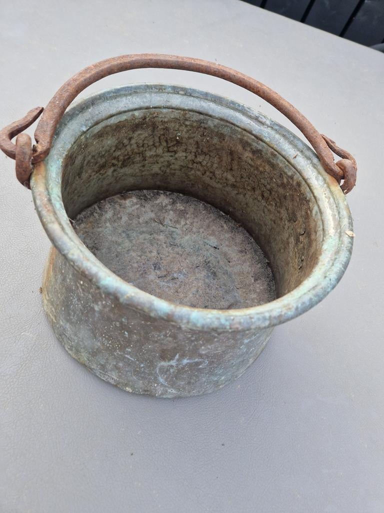 Oude antieke kookpot / ketel van koper met metalen hengsel, Antiek en Kunst, Ophalen