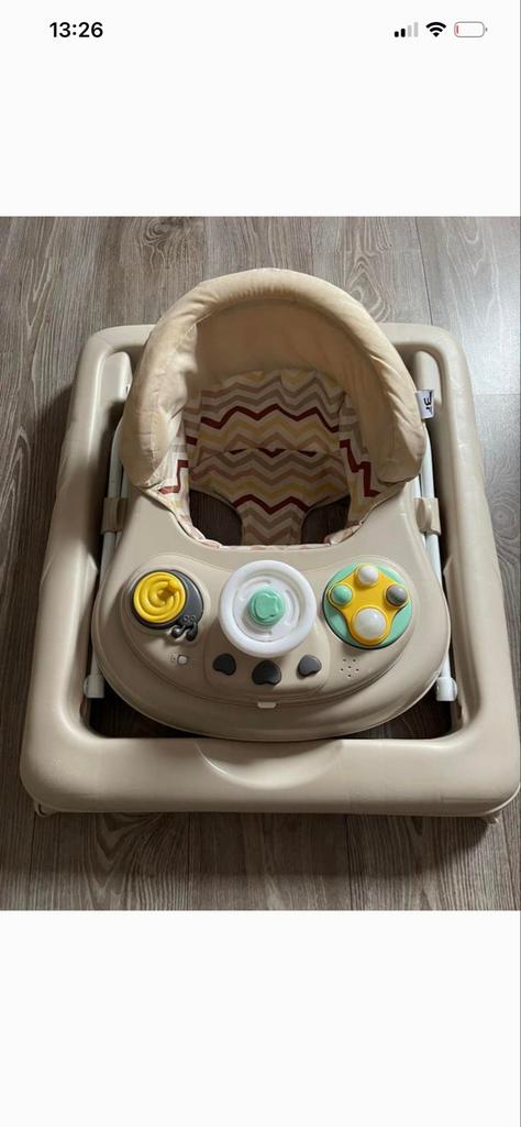 Mooie loopstoel van Bebies First, Ophalen, Zo goed als nieuw