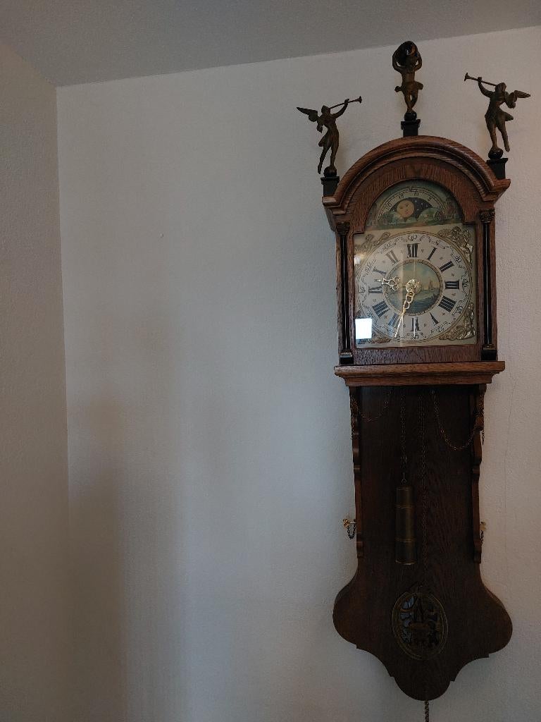 Friese-Staartklok met maanstand, Ophalen