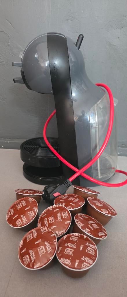 Dolce Gusto Koffiemachine + 8 Lungo Cups en cuphouder, Gebruikt, Koffiemachine, Ophalen of Verzenden, 1 kopje