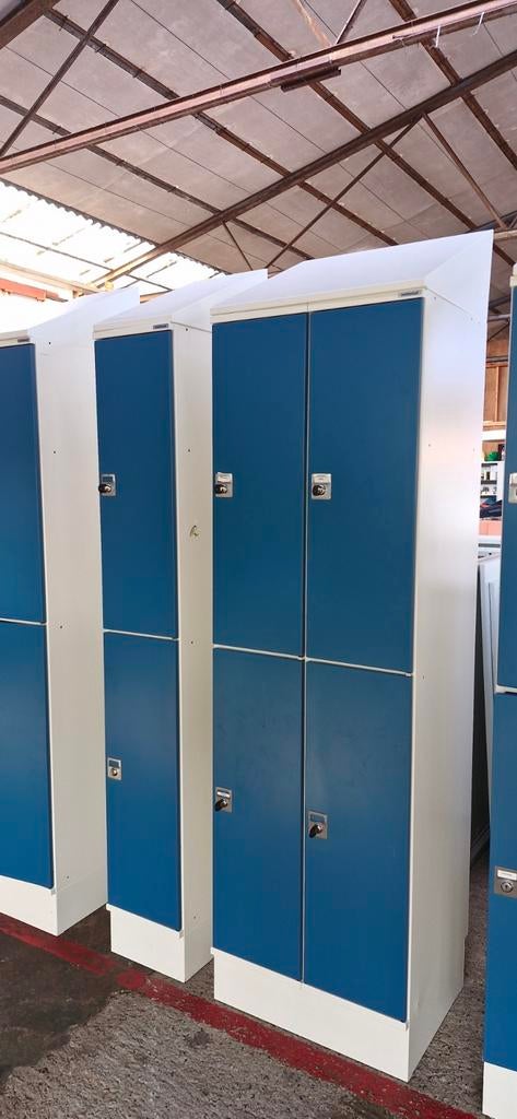 2-vaks Oostwoud kleding lockers met hanggedeelte, Ophalen of Verzenden, Gebruikt, Industrieel