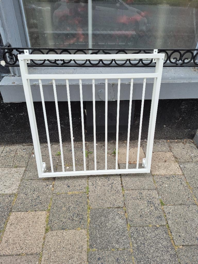 Frans Balkon, Ophalen, Zo goed als nieuw