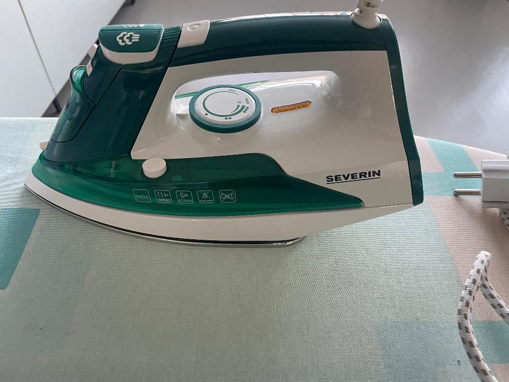 Strijkijzer, Witgoed en Apparatuur, Strijkijzers en Strijkplanken, Ophalen of Verzenden, Nieuw, Strijkijzer met snoer