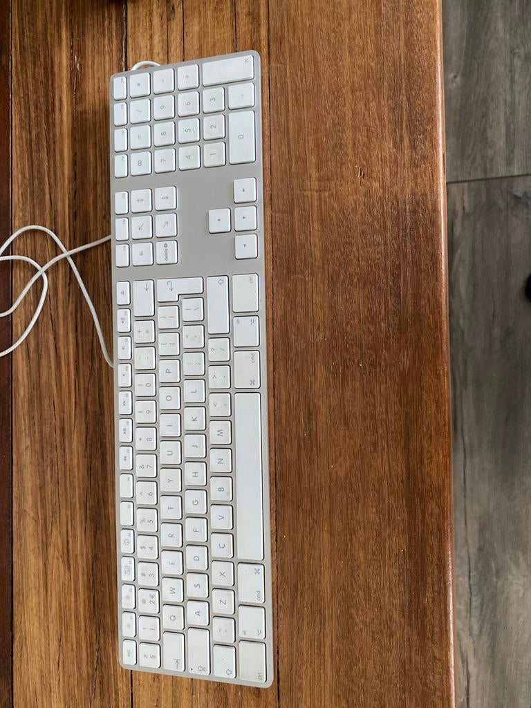Apple toetsenbord met numeriek deel, Ophalen of Verzenden, Qwerty, Gebruikt, Bedraad