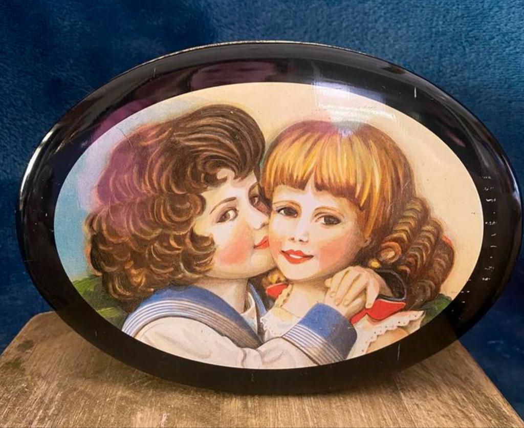 Nostalgisch Ovaal Blik - Zeer Goede Staat - 18x13x7 cm, Ophalen of Verzenden, Zo goed als nieuw, Koek(jes)