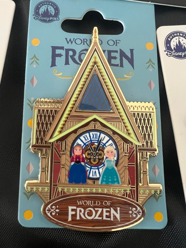 Disney World of Frozen Disneyland Paris Pin Anna Elsa, Verzamelen, Ophalen of Verzenden, Overige figuren, Nieuw, Overige typen