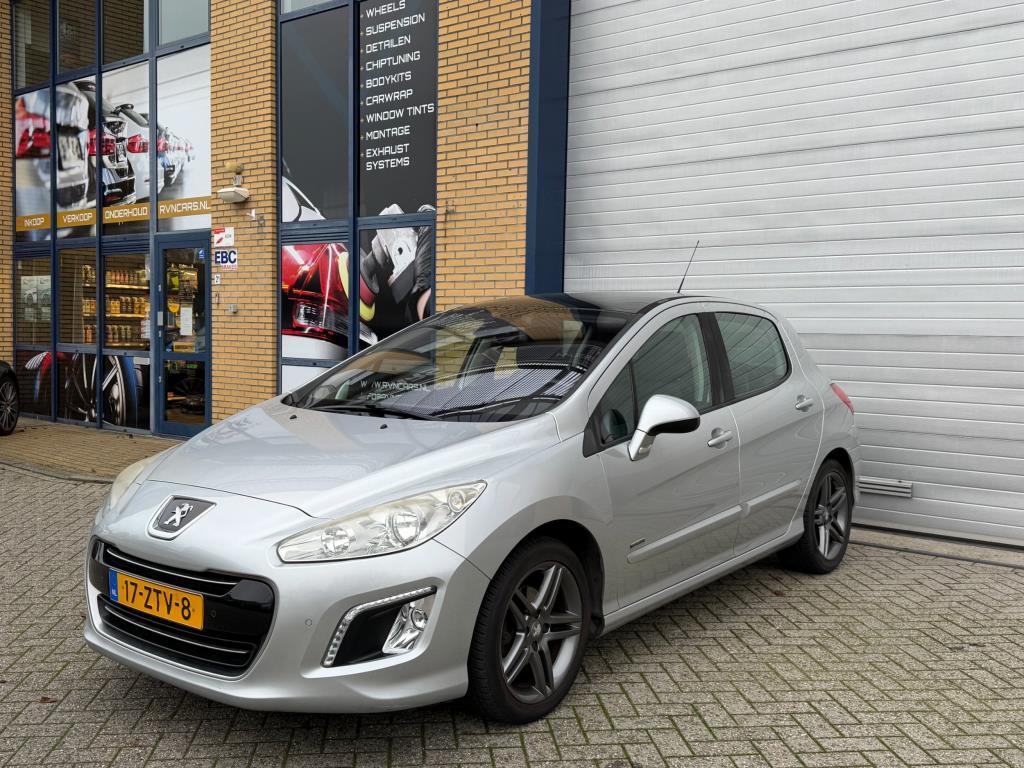 Peugeot 308 Peugeot 308 1.6 VTi Sportium, navigatie, panoram, Voorwielaandrijving, Euro 5, 15 km/l, Gebruikt