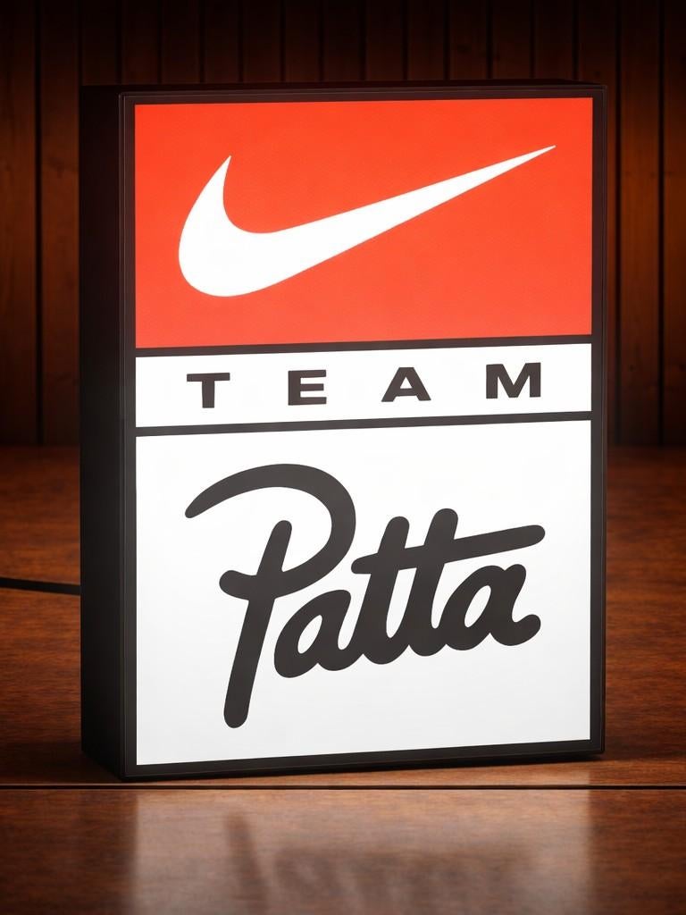Nike Patta LED USB Lichtbak - Uniek Verzamelobject, Ophalen of Verzenden, Zo goed als nieuw, Streetwear, Modern, Verzamelobject