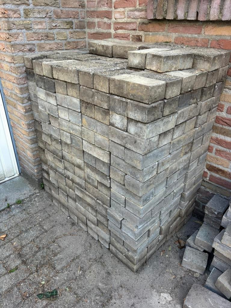 Betonklinkers lichtgrijs 48m2 GRATIS, Tuin en Terras, Tegels en Klinkers, Ophalen, Gebruikt, Klinkers, 10 m² of meer