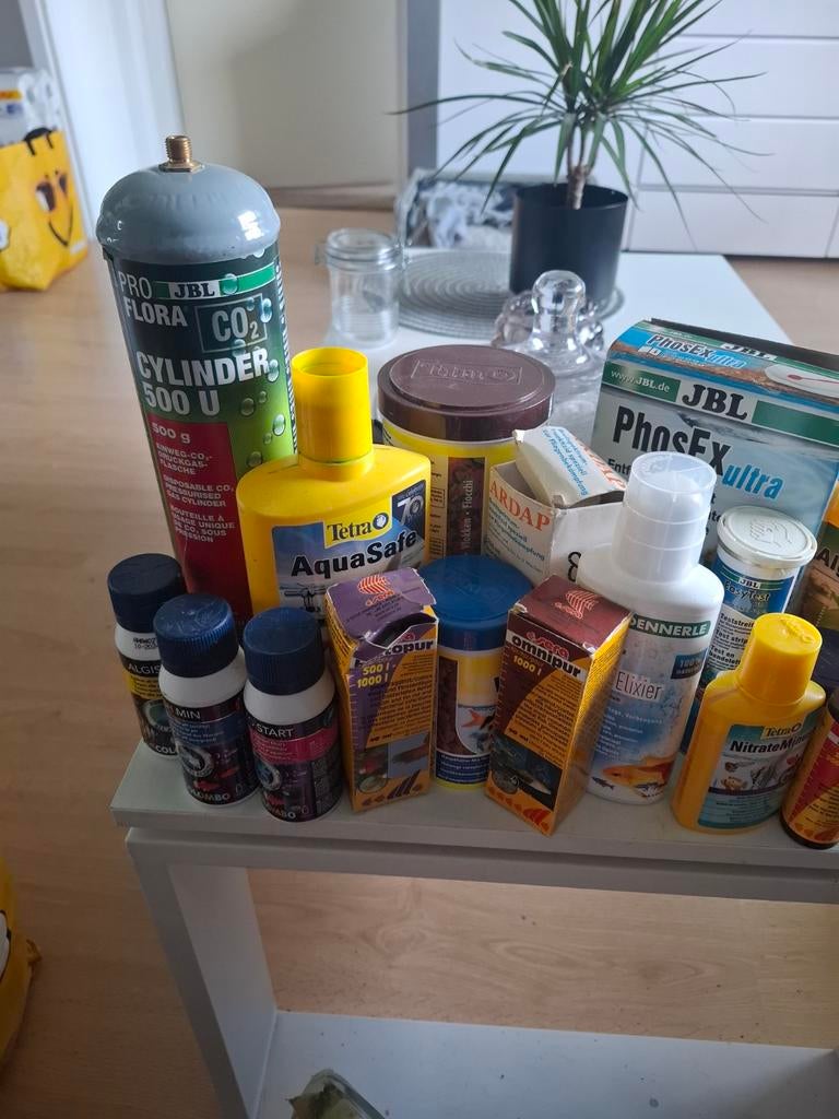 Tk heel veel aquarium spullen zie foto's alles in een koop, Ophalen
